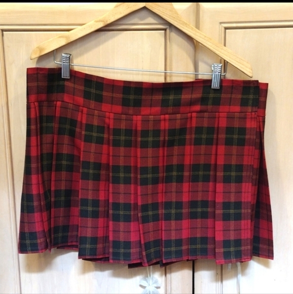🔥Hips & Curves Schoolgirl Plaid Pleated Skirt - Picture 5 of 7